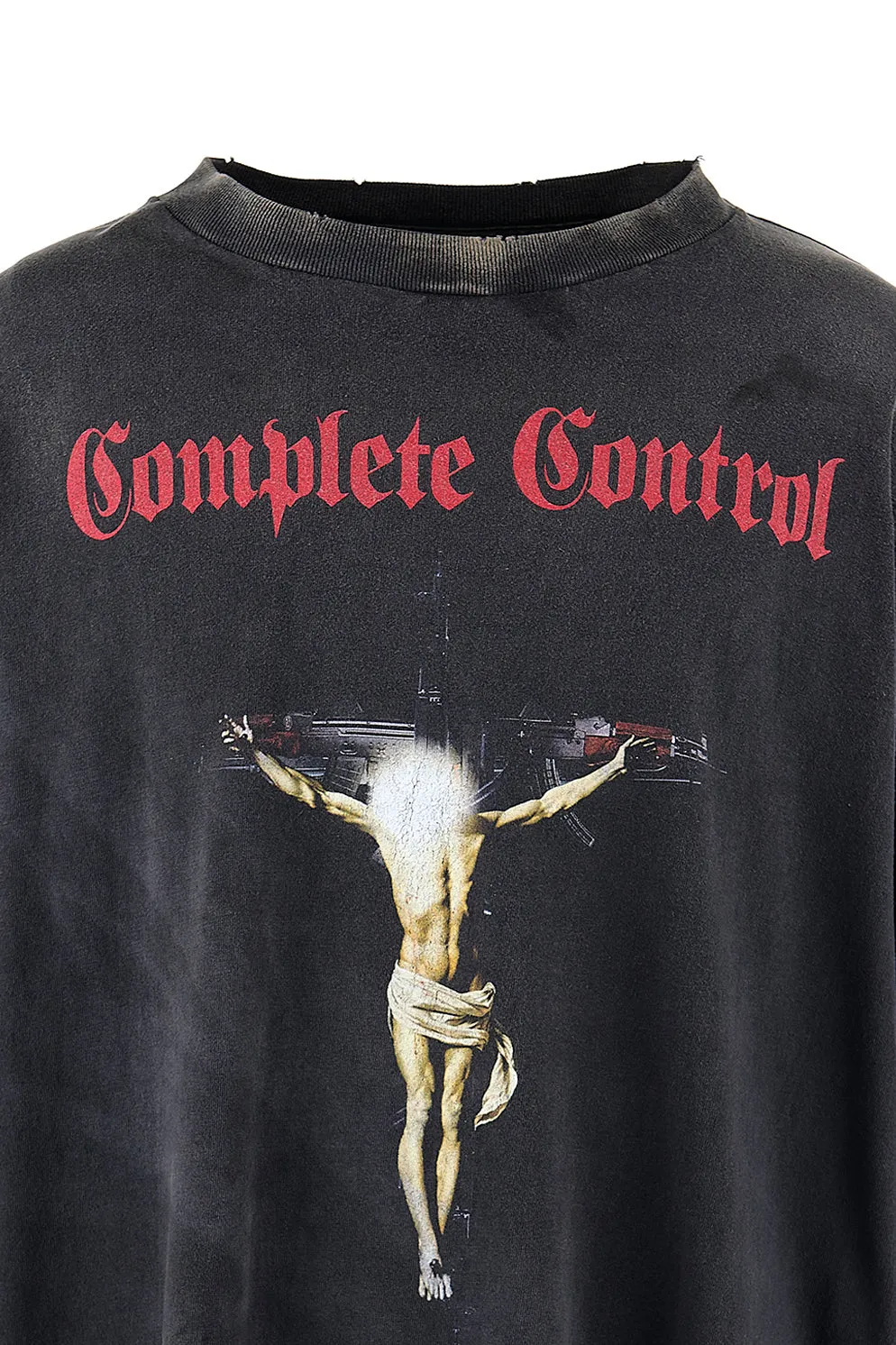 SAINT Mxxxxxx × Kosuke Kawamura KK_SS TEE/COMPLETE CONTRL/BLK KK joint model Jesus AK submachine gun cross printed TEE Washed black S-XL KK joint model's creative Jesus cross has never disappointed. Faded and washed with sulfur dye to make it distressed. Hole treatment. Printing is repeatedly revised and sketched. Extremely restored ZP. Cylindrical side seam high weight fabric. Stiff and comfortable. Correct accessories. Customized co-branded wash mark/little angel mark, top purchasing agent level